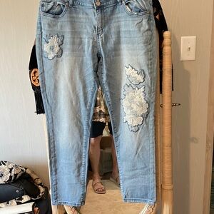 SoHo boyfriend Women's Blue Floral Embroidered Jeans